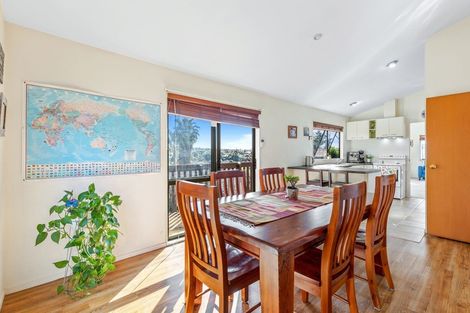 Photo of property in 12/76 Target Road, Totara Vale, Auckland, 0629