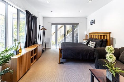 Photo of property in 2/17 Blackbridge Road, Wadestown, Wellington, 6012