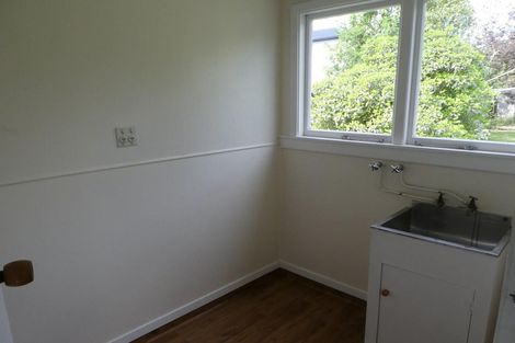 Photo of property in 10 Defoe Place, Waltham, Christchurch, 8023