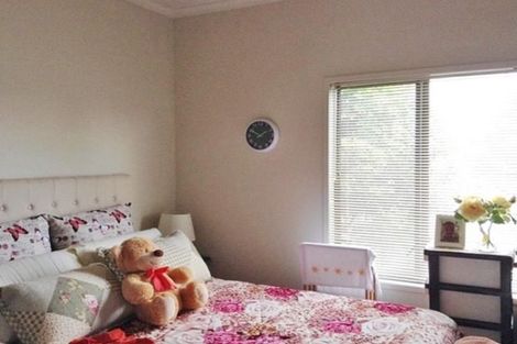 Photo of property in 63 Barnea Circle, Glen Eden, Auckland, 0602