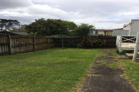 Photo of property in 3215 Great North Road, New Lynn, Auckland, 0600