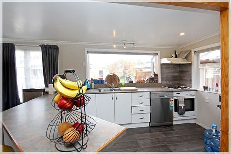 Photo of property in 32 Bledisloe Street, Levin, 5510