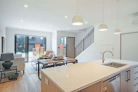 Photo of property in 5 Te One Place, Belmont, Auckland, 0622