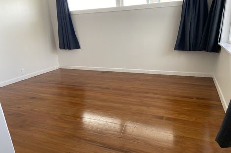 Photo of property in 12 Kokiri Street, Te Atatu South, Auckland, 0610