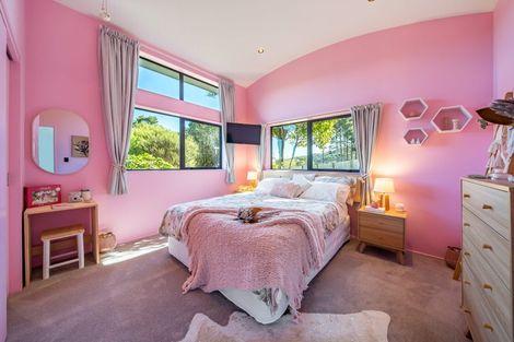 Photo of property in 3 Coroglen Rise, Pukerua Bay, 5026