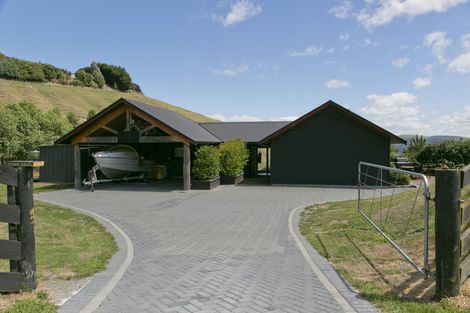 Photo of property in 25 Piro Place, Acacia Bay, Taupo, 3385