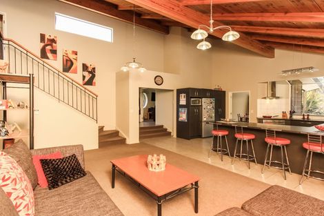 Photo of property in 6 Khaleel Place, Henderson, Auckland, 0612