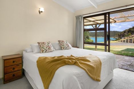 Photo of property in 215 Kempthorne Road, Russell, 0272