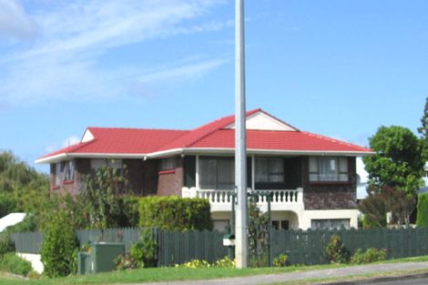 Photo of property in 75 Hobsonville Road, West Harbour, Auckland, 0618