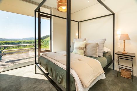 Photo of property in 153 Bing Lucas Drive, Tawa, Wellington, 5028