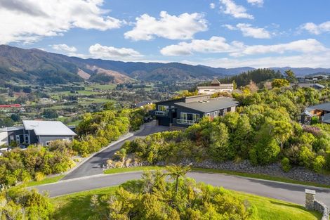 Photo of property in 75 Mount Marua Way, Timberlea, Upper Hutt, 5018