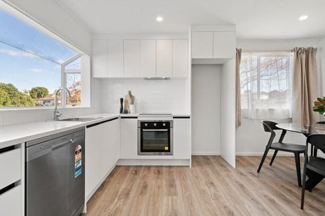 Photo of property in 1/5 Myna Place, Weymouth, Auckland, 2103