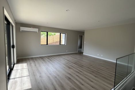 Photo of property in 8 Springhill Lane, Sunnyvale, Auckland, 0612