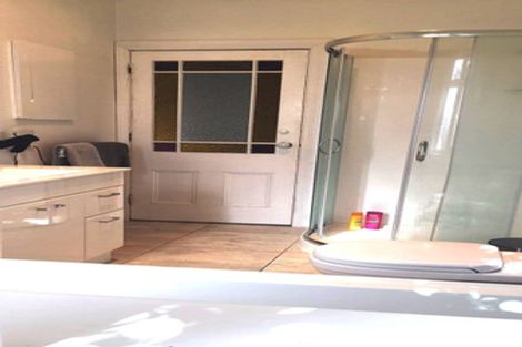 Photo of property in 74 Edward Avenue, Edgeware, Christchurch, 8013