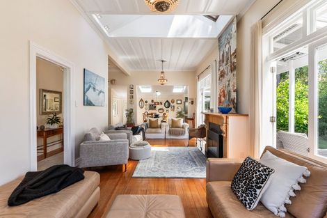 Photo of property in 31 Shoal Bay Road, Devonport, Auckland, 0624