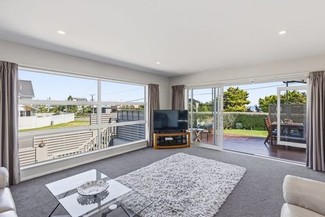 Photo of property in 91 Seaview Road, Paraparaumu Beach, Paraparaumu, 5032