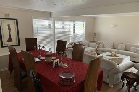 Photo of property in 63 Tawa Road, Kumeu, 0891