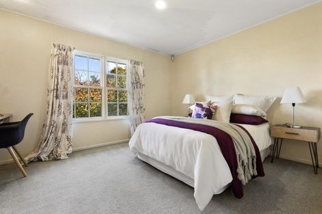 Photo of property in 11 Fielding Crescent, Farm Cove, Auckland, 2012