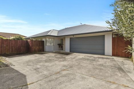 Photo of property in 69 Dalton Drive, Papamoa Beach, Papamoa, 3118