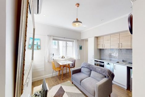 Photo of property in Fountain Court, 2/48 Oriental Parade, Oriental Bay, Wellington, 6011