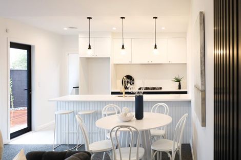 Photo of property in 1 Mangatainoka Lane, Awapuni, 4412