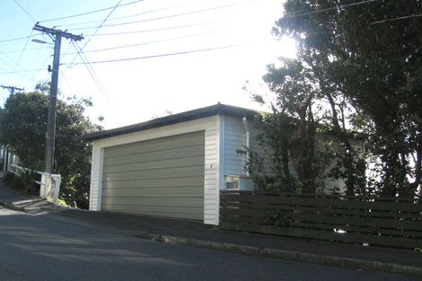 Photo of property in 4 Palliser Road, Roseneath, Wellington, 6011