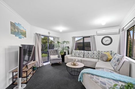 Photo of property in 45 Nicholas Gibbons Drive, Clendon Park, Auckland, 2103