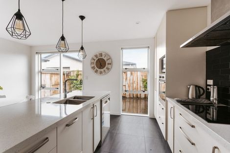 Photo of property in 17 Marion Crescent, Papamoa Beach, Papamoa, 3118