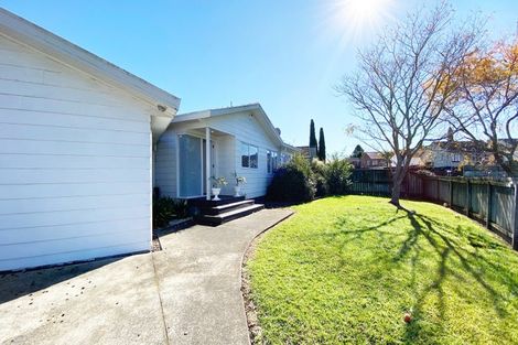 Photo of property in 60 De Quincey Terrace, Highland Park, Auckland, 2010