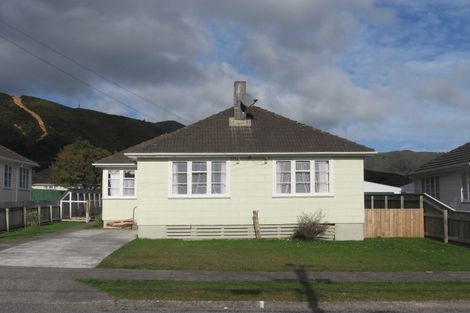 Photo of property in 22 Langford Street, Naenae, Lower Hutt, 5011