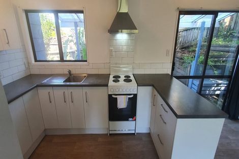 Photo of property in 17 Cedar Heights Avenue, Massey, Auckland, 0614