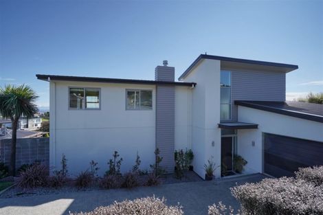 Photo of property in 5 Peregrine Close, Mount Pleasant, Christchurch, 8081