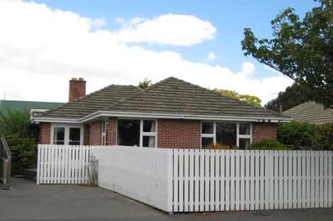 Photo of property in 2/7 Mappleton Avenue, Burnside, Christchurch, 8053