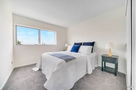 Photo of property in 40a Estuary Road, Weymouth, Auckland, 2103