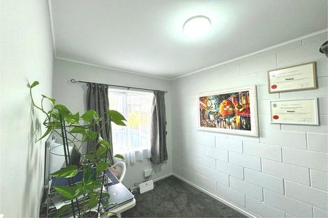 Photo of property in 2/102 Lynwood Road, New Lynn, Auckland, 0600