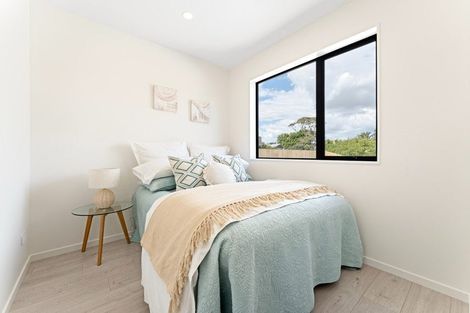 Photo of property in 18e Larissa Avenue, Henderson, Auckland, 0610