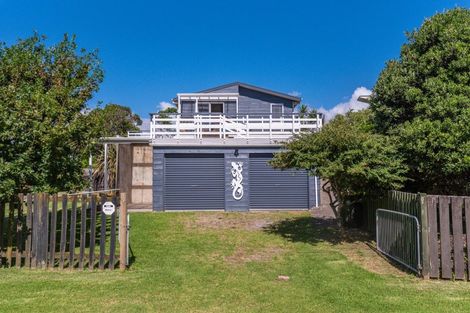 Photo of property in 42 Rodney Avenue, Te Horo Beach, Otaki, 5581
