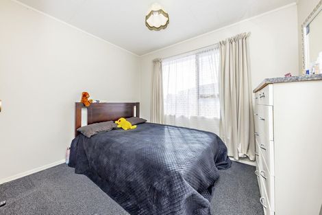 Photo of property in 2/17 Shalimar Place, Clover Park, Auckland, 2019