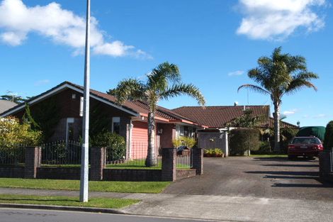 Photo of property in 82 Frank Nobilo Drive, Golflands, Auckland, 2013