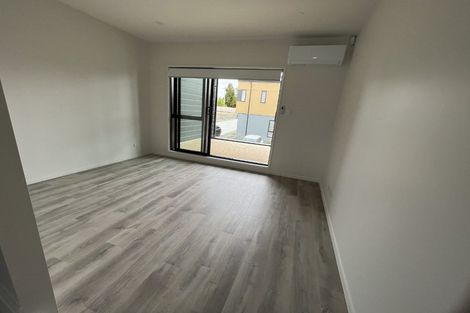 Photo of property in 2/241 Don Buck Road, Massey, Auckland, 0614