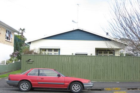 Photo of property in 33 Gaine Street, New Plymouth, 4310