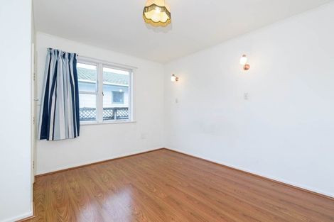 Photo of property in 38 Buscomb Avenue, Henderson, Auckland, 0610