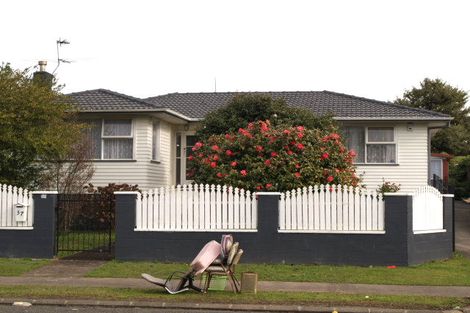 Photo of property in 37 Harania Avenue, Favona, Auckland, 2024