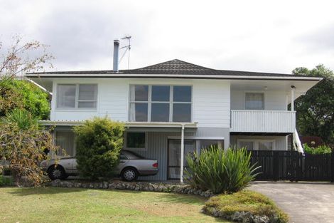 Photo of property in 22 Rosewarne Crescent, Glendene, Auckland, 0602