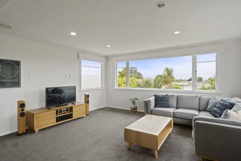 Photo of property in 1 Fairfax Terrace, Frankleigh Park, New Plymouth, 4310