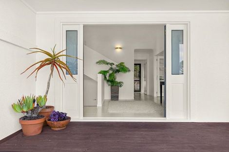 Photo of property in 11 The Close, Greenhithe, Auckland, 0632