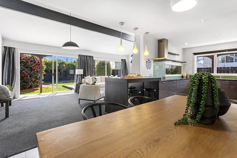 Photo of property in 30 Highfield Place, Avonhead, Christchurch, 8042