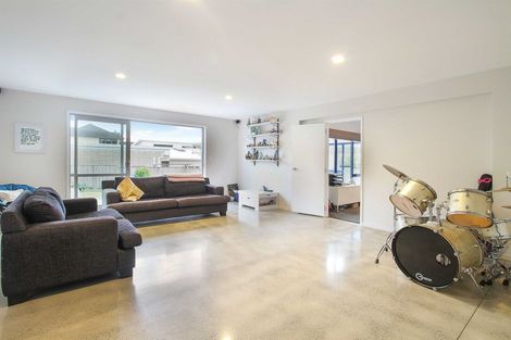 Photo of property in 121 Torkar Road, Clarks Beach, 2122