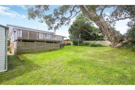 Photo of property in 24 Howard Road, Northcote, Auckland, 0627
