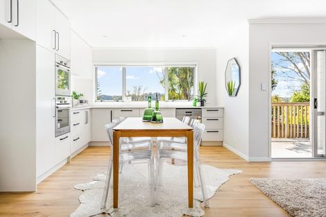 Photo of property in 16a Pine Avenue, Henderson, Auckland, 0612